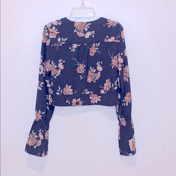 inTu Anthropologie Bell Sleeve Crop Top/Jacket - Picture 11 of 12
